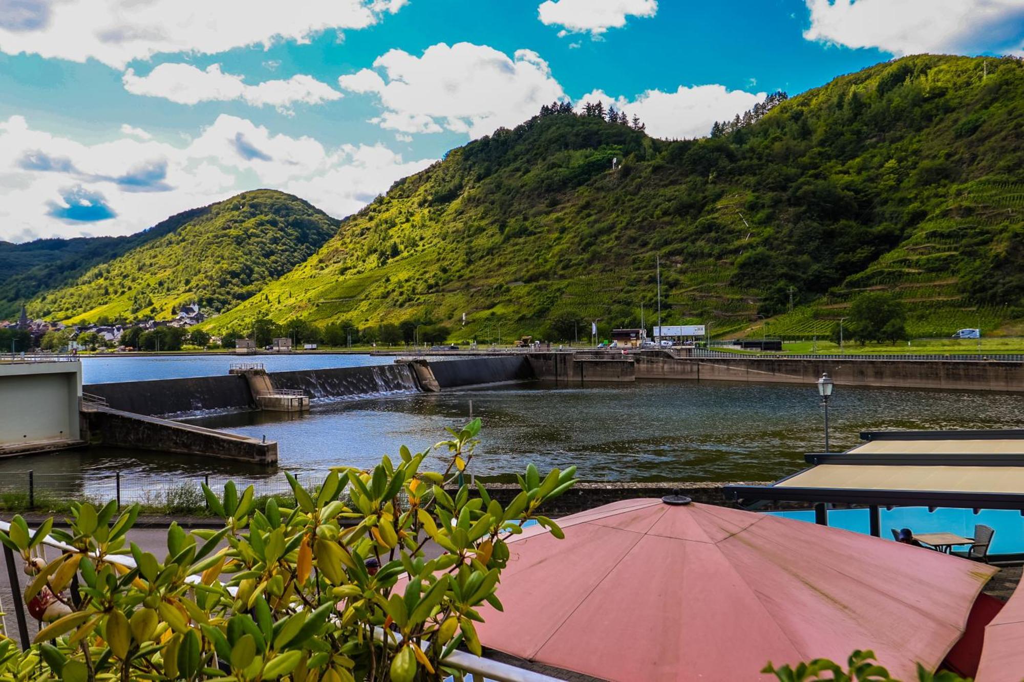 Exklusive Moselidylle: Fewo Mit Traumhaftem Staustufenblick, Netflix, Terrasse Neef 외부 사진