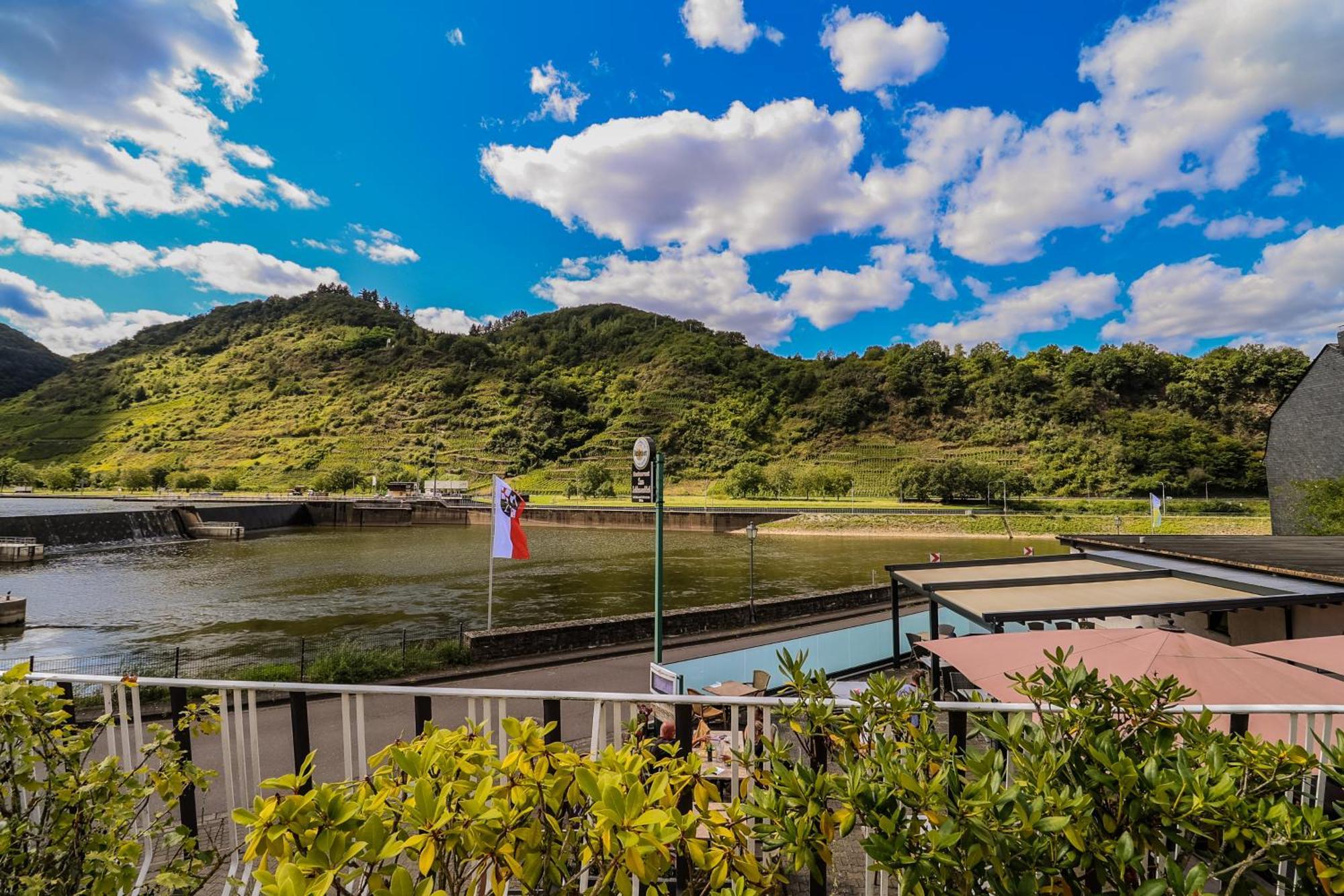 Exklusive Moselidylle: Fewo Mit Traumhaftem Staustufenblick, Netflix, Terrasse Neef 외부 사진